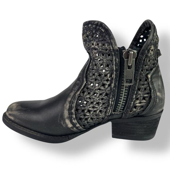 Circle G Black Ankle Booties with Laser-Cut Design - Picture 4 of 13